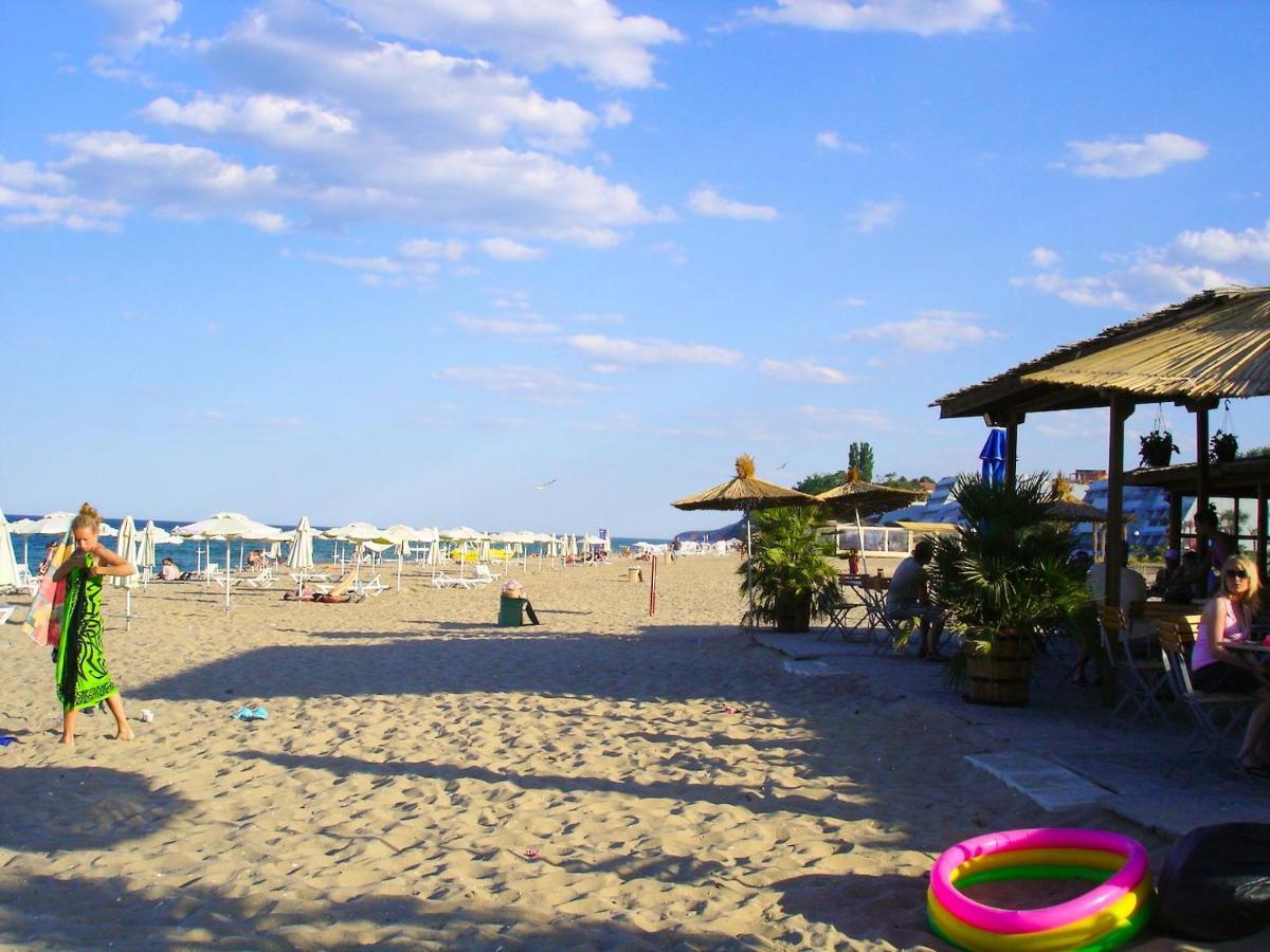 Апартаменти Атеа На Плажа - Apartments Atea On The Beach Obzor Exterior photo